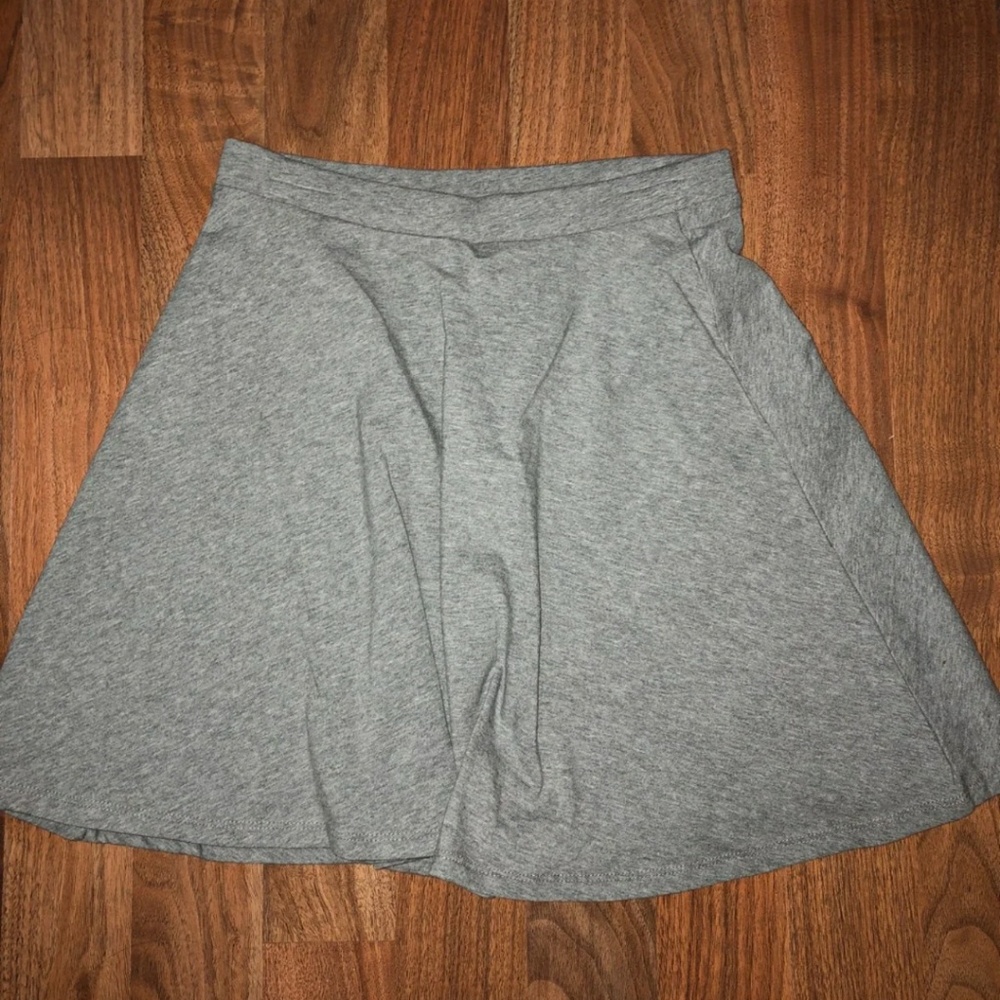 NWOT FOREVER21 SKATER SKIRT